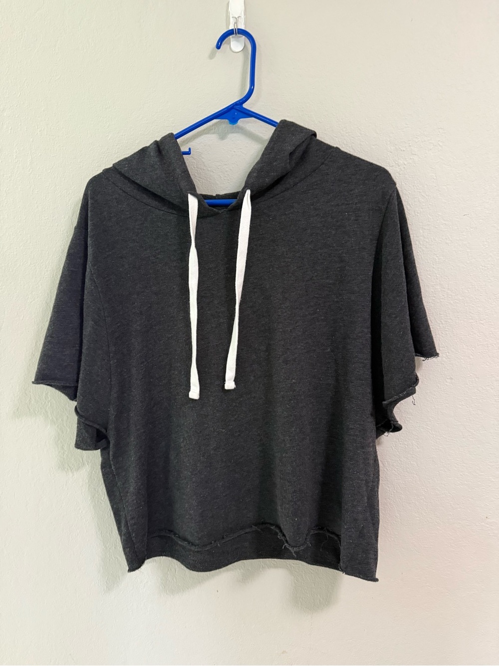 Colsie Gray Short Sleeve Cropped Hoodie Sweatshirt XS